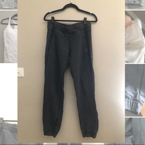 Lululemon Charcoal grey sweatpants EUC. Size 6